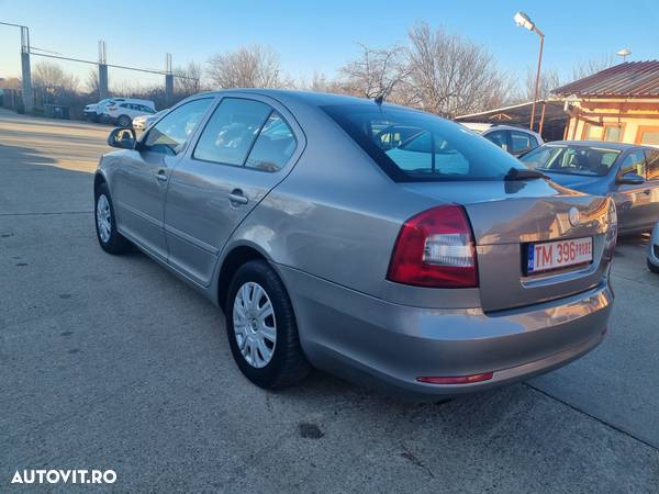 Skoda Octavia 1.6 MPI Ambiente - 16