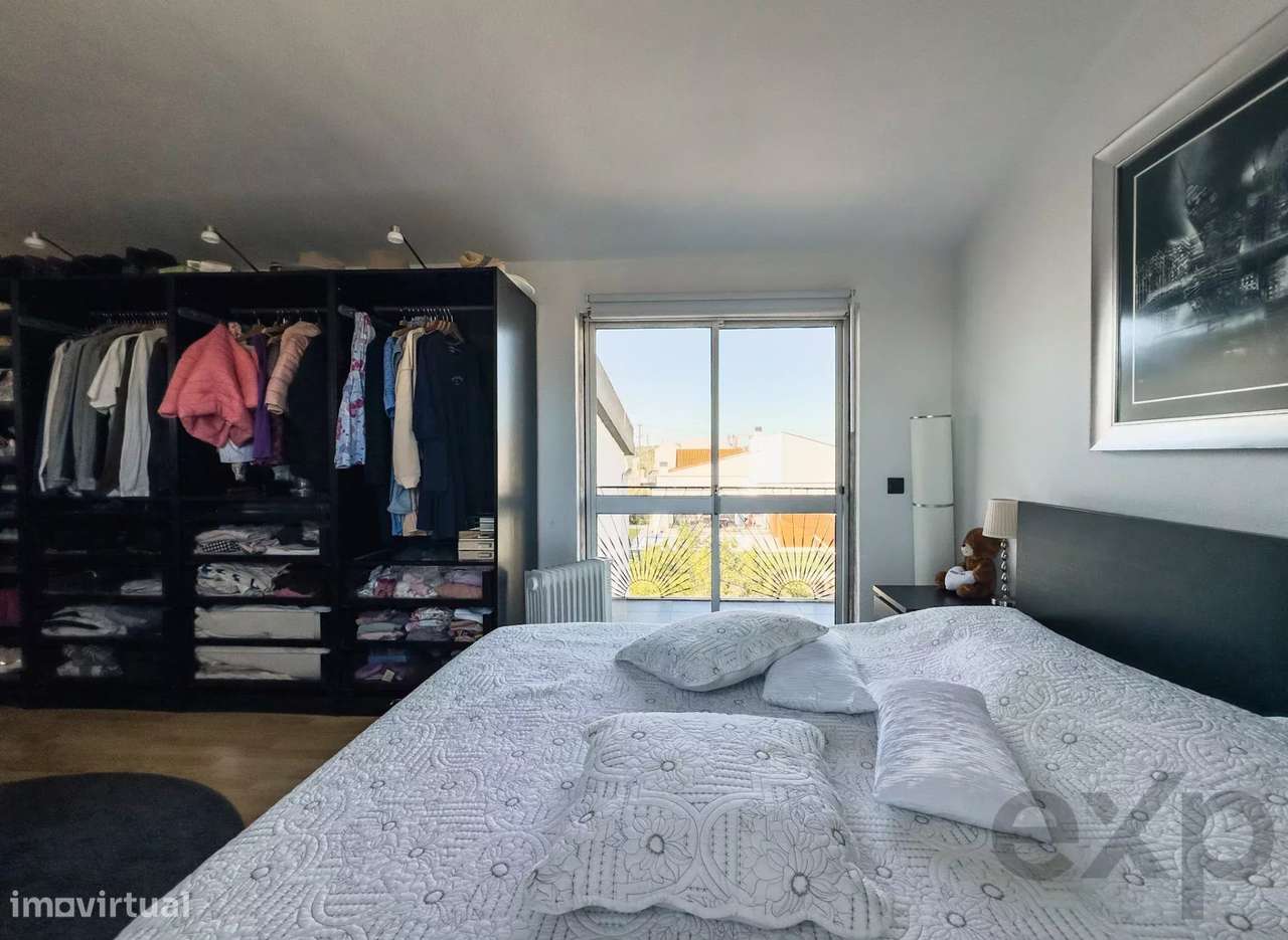 Oportunidade rara numa das localizações mais valorizadas de Fernão Fer-28