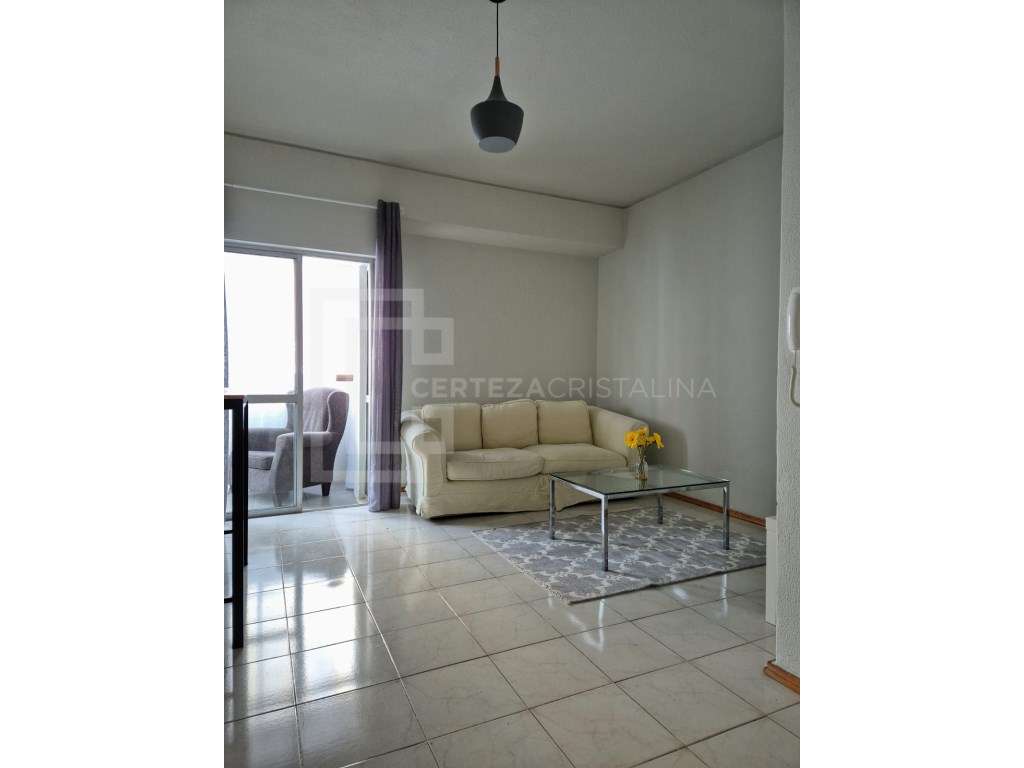 Apartamento T1 Mobilado no Centro de Setúbal-0