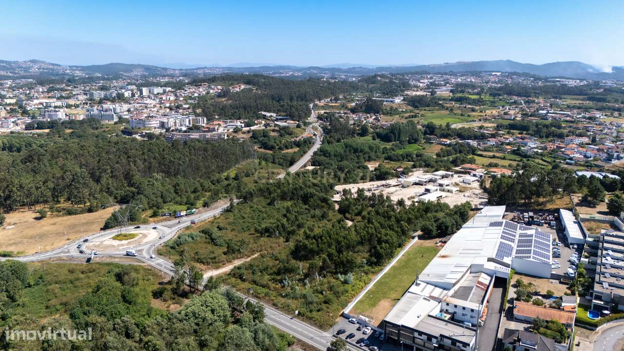 Terreno com PIP para 8 prédios e 12 moradias ou serviços - Grande imagem: 4/11