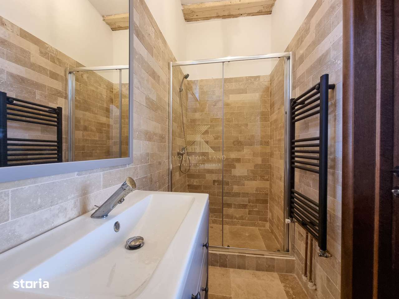 Casă individuală complet renovată, situată în centrul istoric al Brașo-15