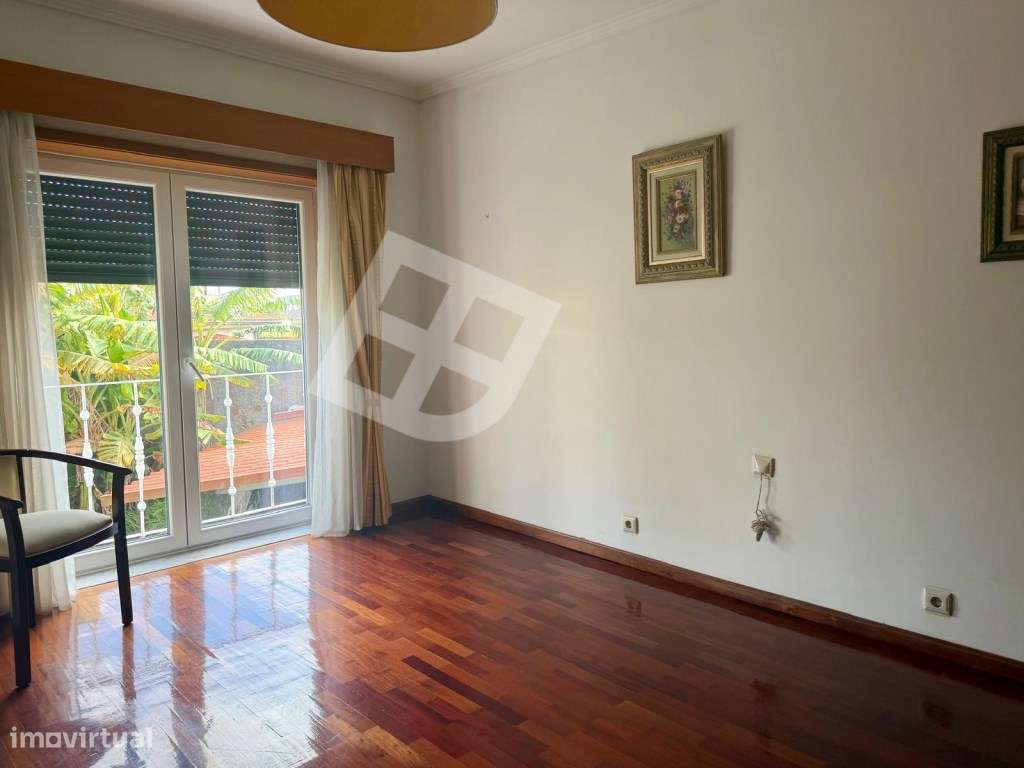 Moradia T4 Isolada c/ Jardim - Patela - S. Bernardo-29