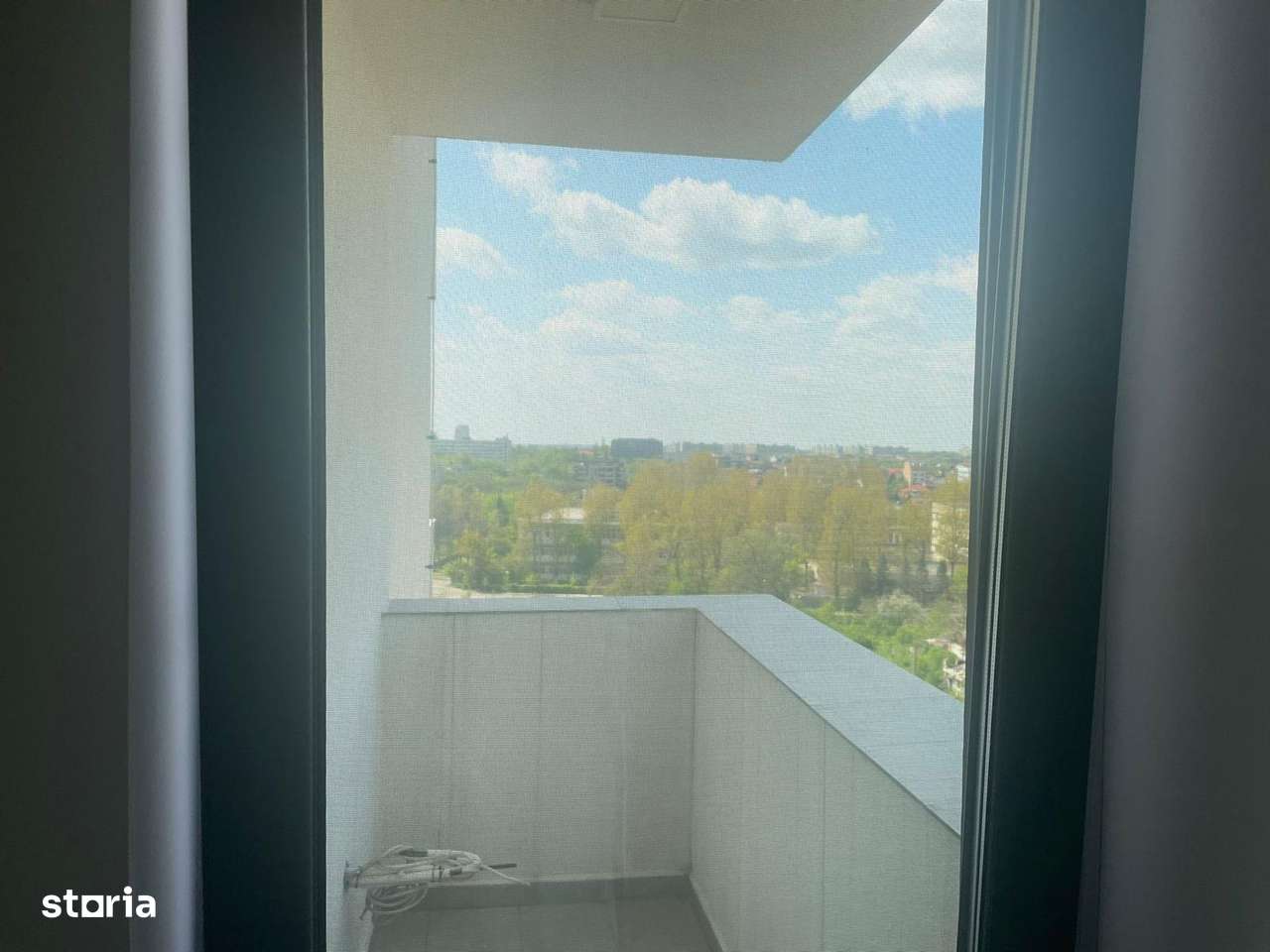 Apartament cu 4 camere in zona de Nord-5