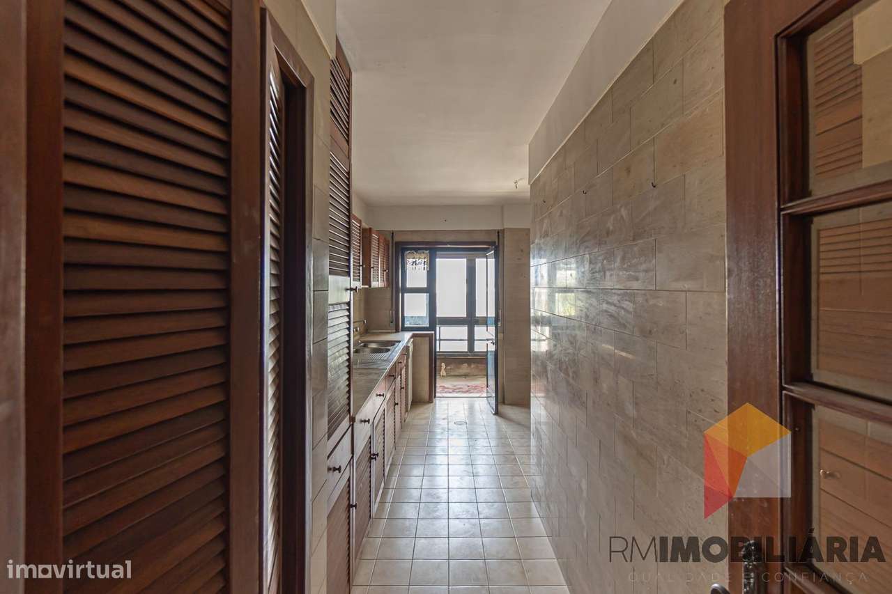 Apartamento T3 no centro de Matosinhos-16