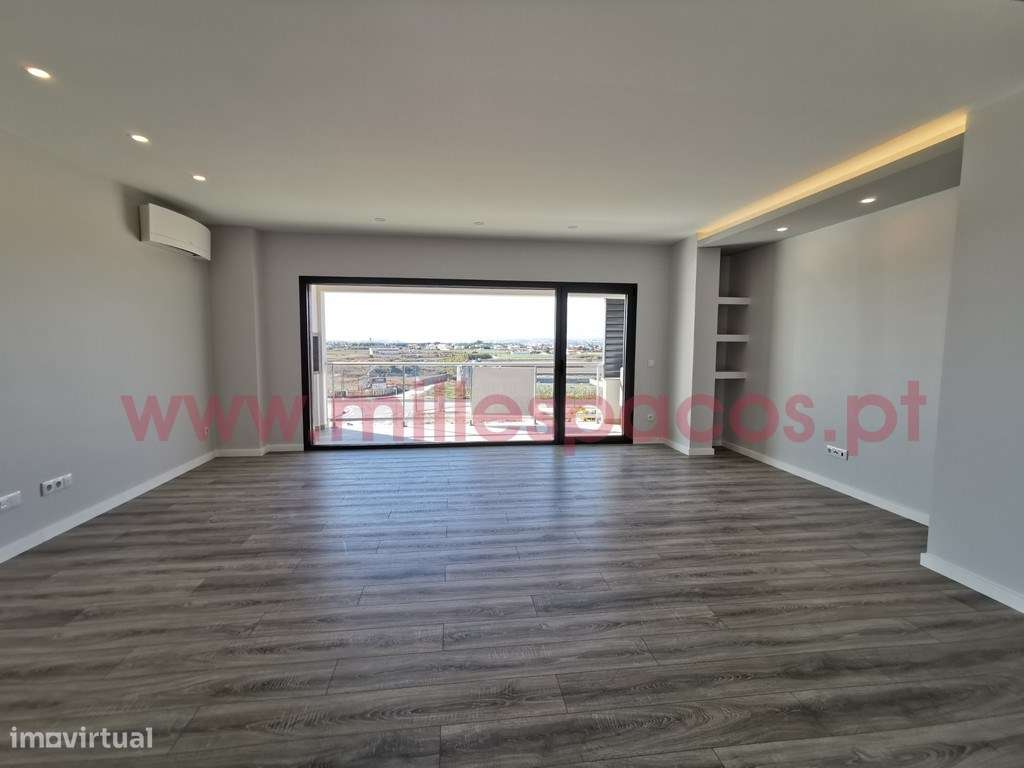 Duplex T3+2 Terraço e Box 2 carros - Grande imagem: 4/28