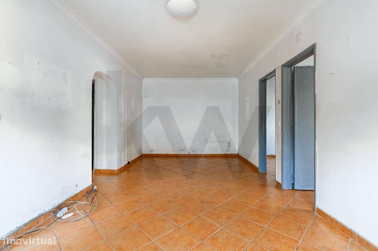 Moradia Bi familiar – Dois T3 Independentes | Porto Salvo - Grande imagem: 2/48