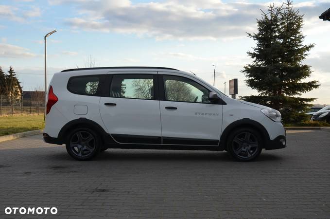 Dacia Lodgy SCe 100 Stepway - 26