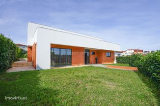 Magnífica moradia, de arquitetura moderna, em localização privilegiada