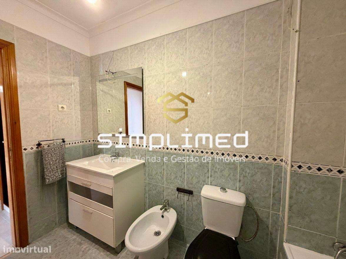 Apartamento T2 na Quinta do Conde ( NJ )-11