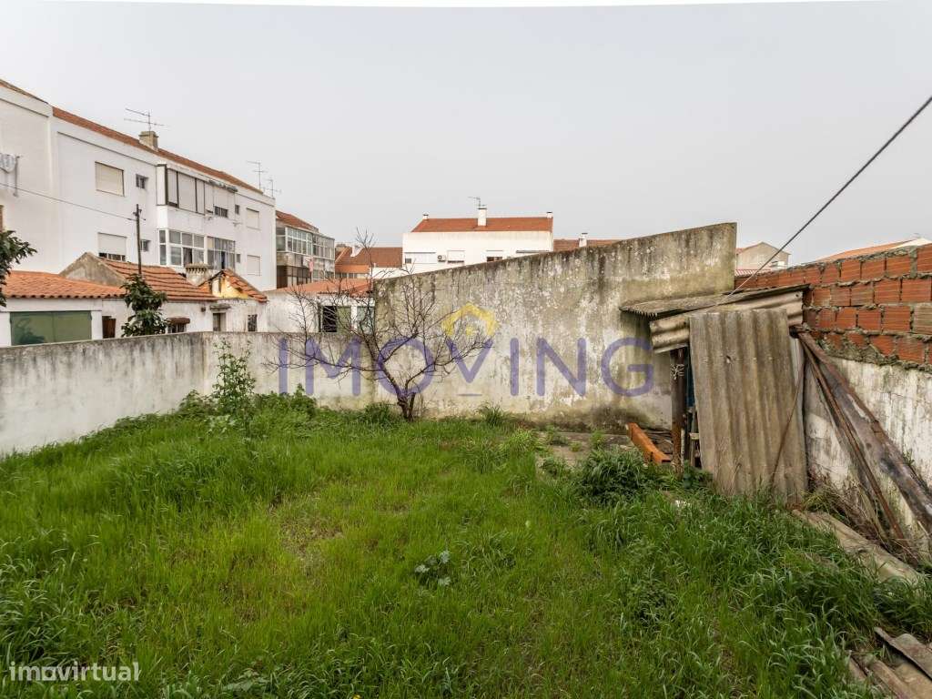 Prédio, moradia e garagens para Investimento-11