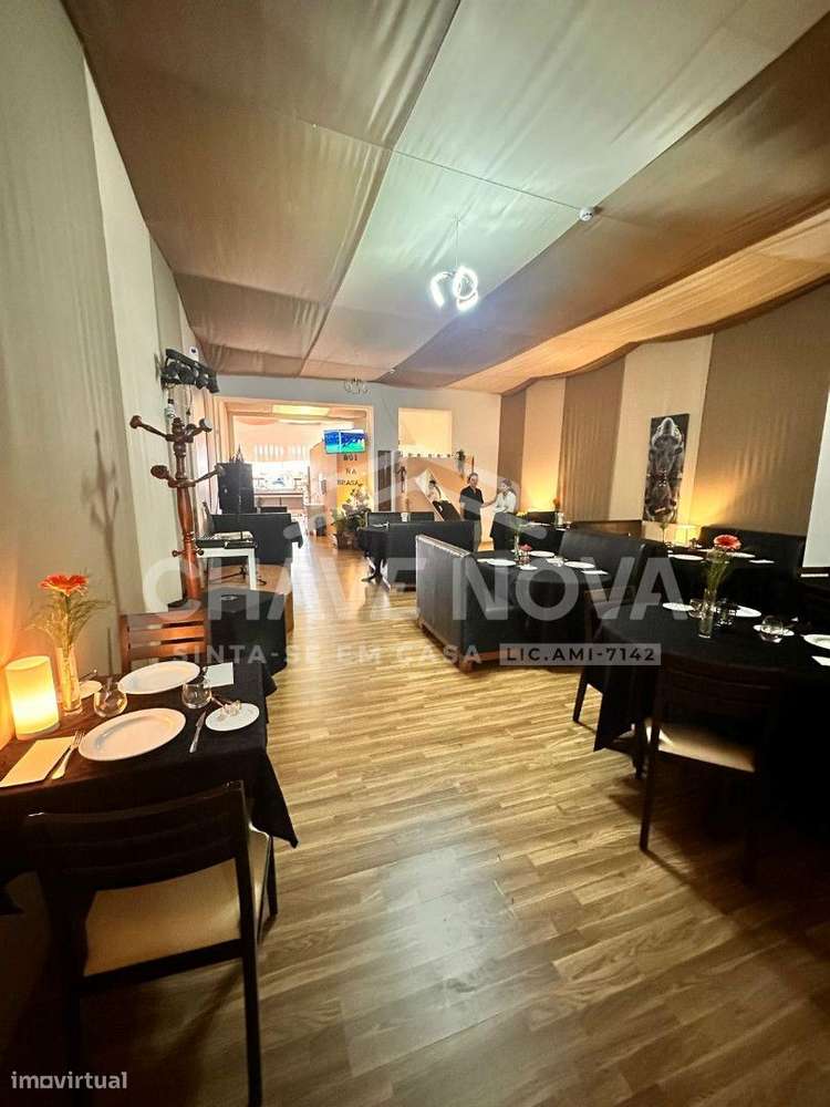 Trespasse de Restaurante/Churrasqueira na rua Bonjardim - Porto - Grande imagem: 3/17