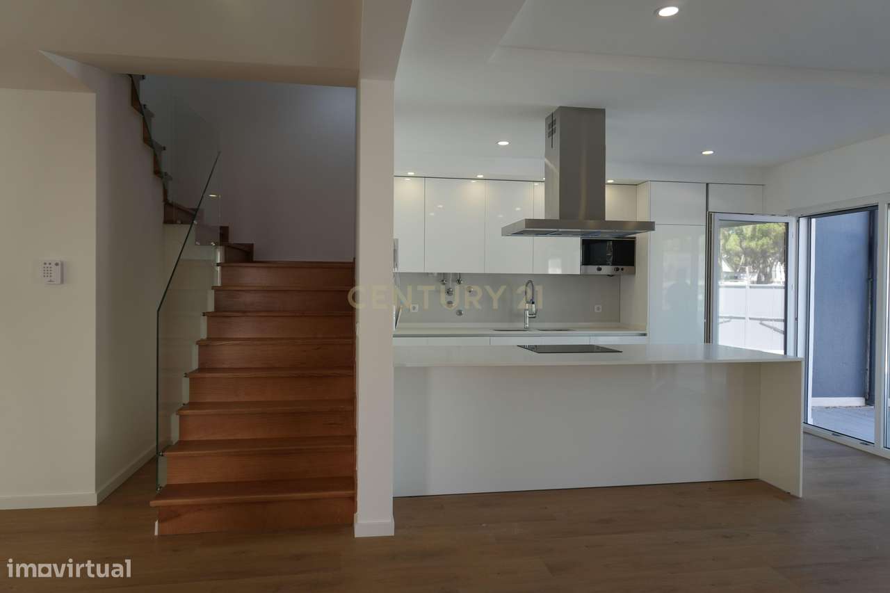 Luxuosa Moradia Nova na Costa da Caparica, Almada-10