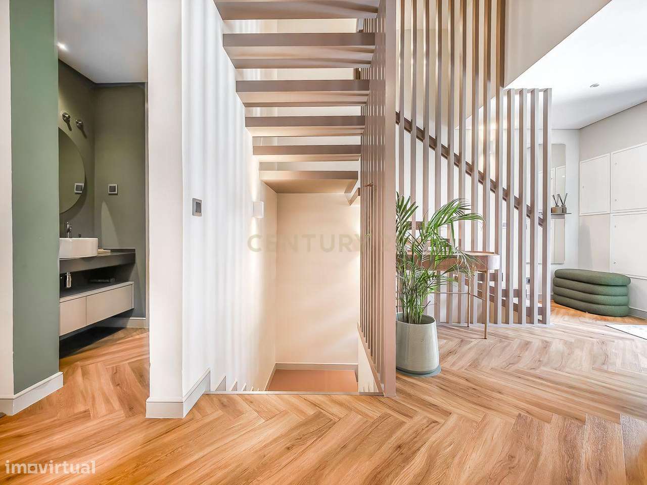 Moradia T4 em Condomínio Privado | Piscina | 6WC | Jardim | Terraço |-24