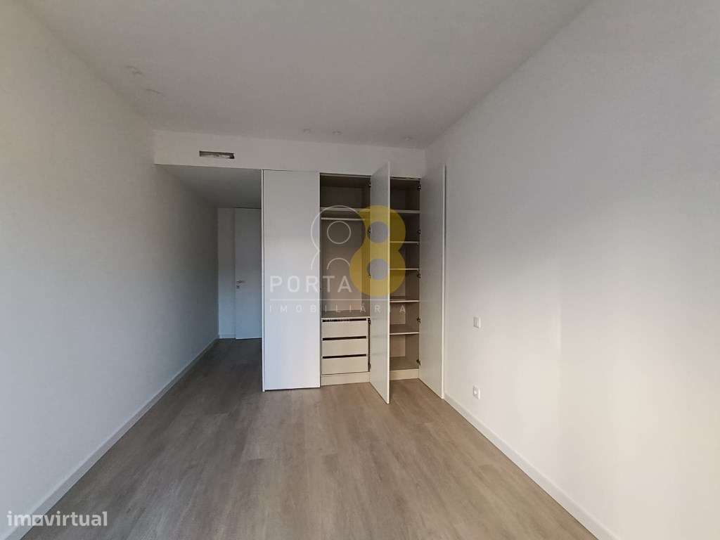 Apartamento T2 com Terraço de 255 m² em Matosinhos-5