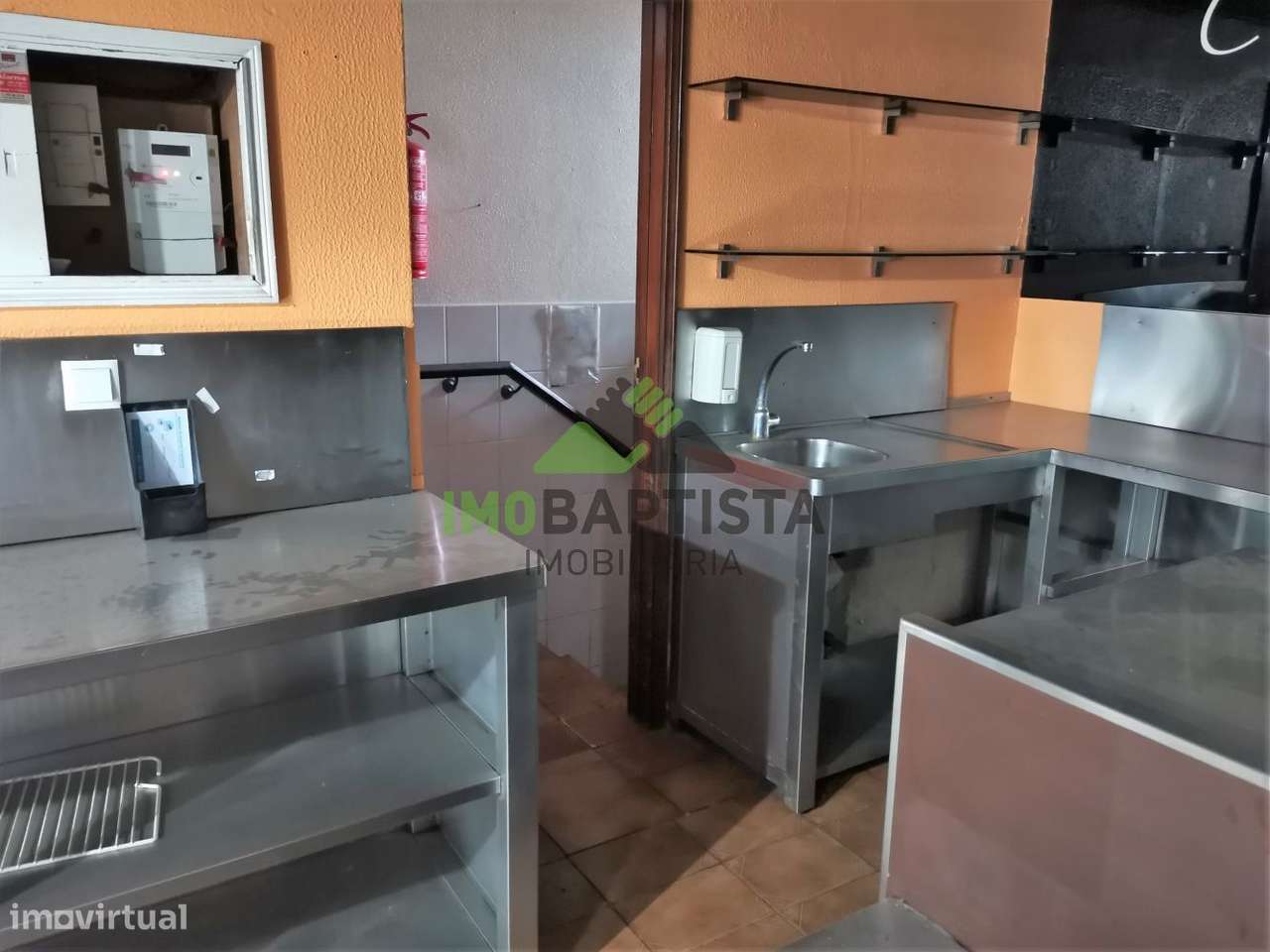 Loja com 168 m2 em Fiães-10