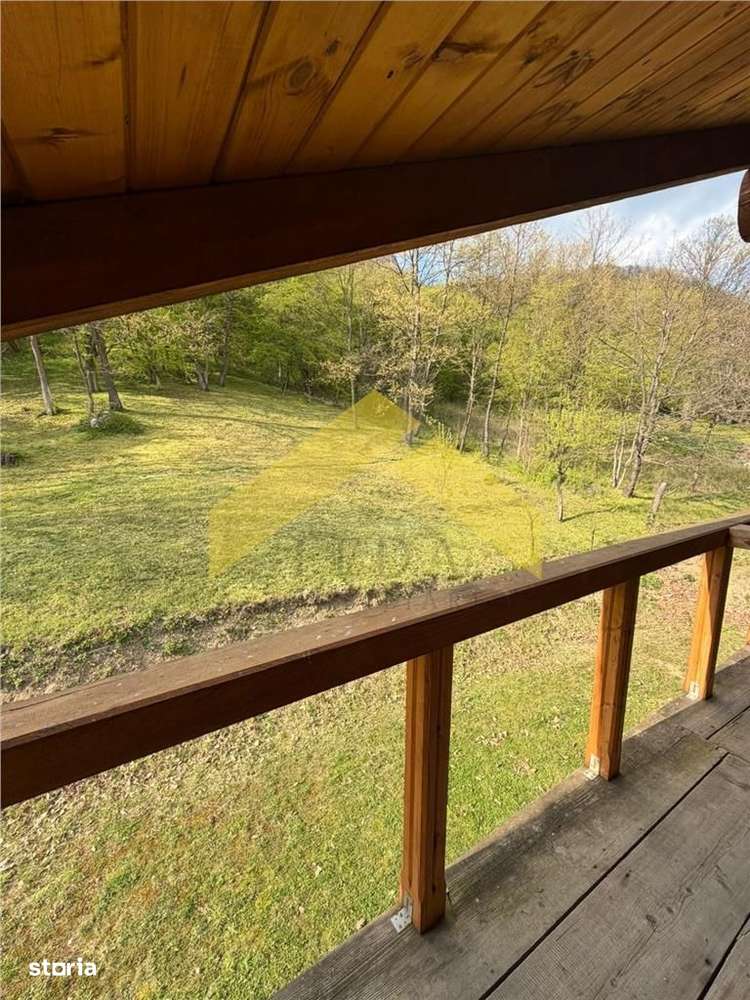 Cabana din piatra de codru si busteni pe Clisura Dunarii, Caraș-S-10