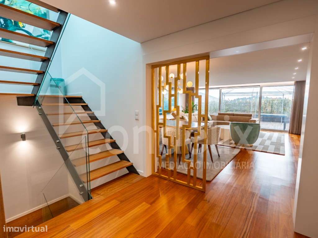 Moradia T3 com terraço, piscina e decoração de autor, Madalena-24