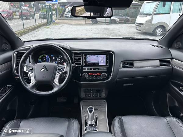 Mitsubishi Outlander 2.4 PHEV Instyle - 33