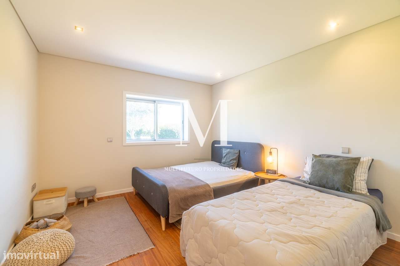 Famalicão | Propriedade T3+1 Térrea | 1.500 m² | Piscina | Jardim | LU-15