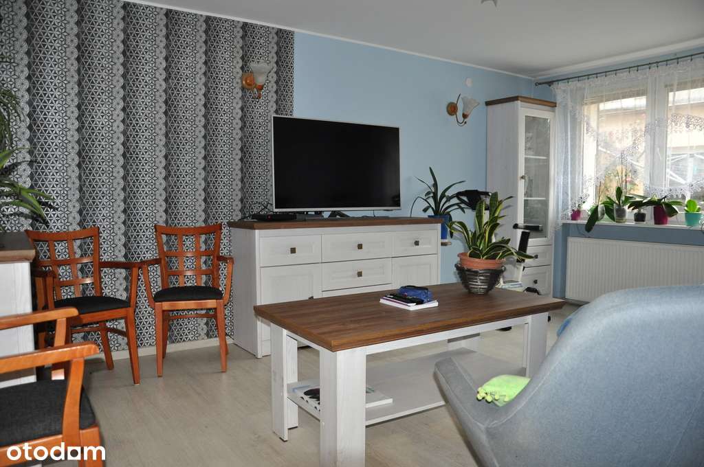 Dom z działką położony w cichej okolicy Jarocina.-1