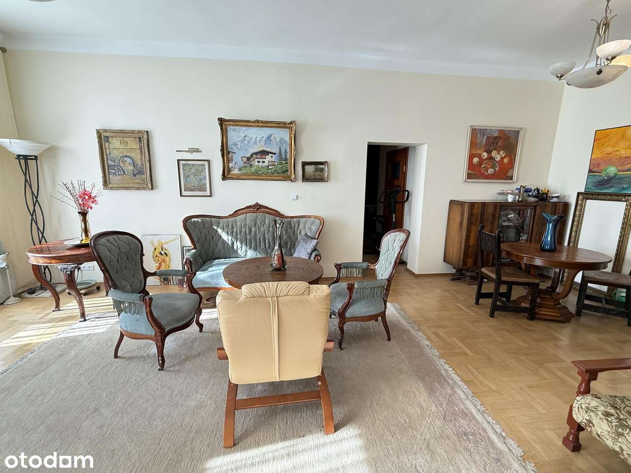 Czteropokojowe mieszkanie z widokiem na Ratusz-0