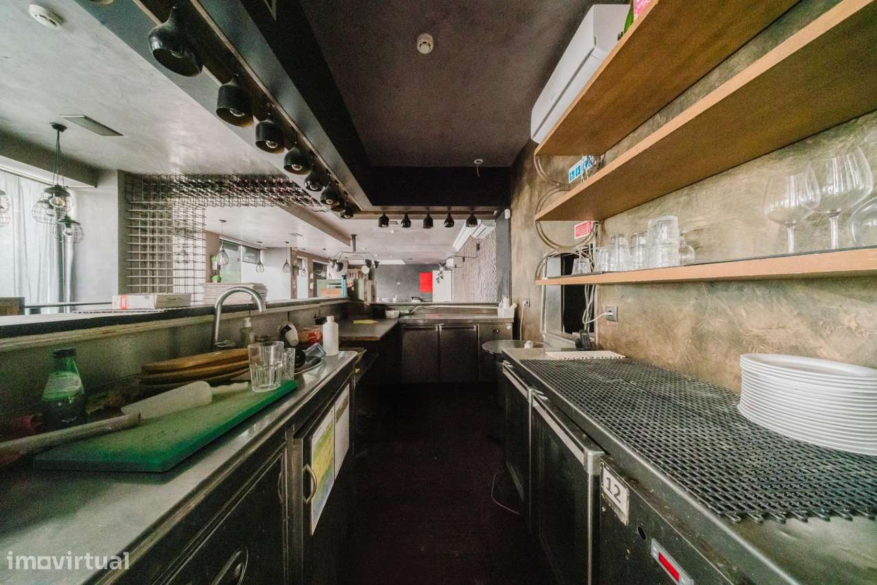 Espaço Comercial com Esplanada & Cozinha Equipada | 170m2 | Lumiar - Grande imagem: 3/25