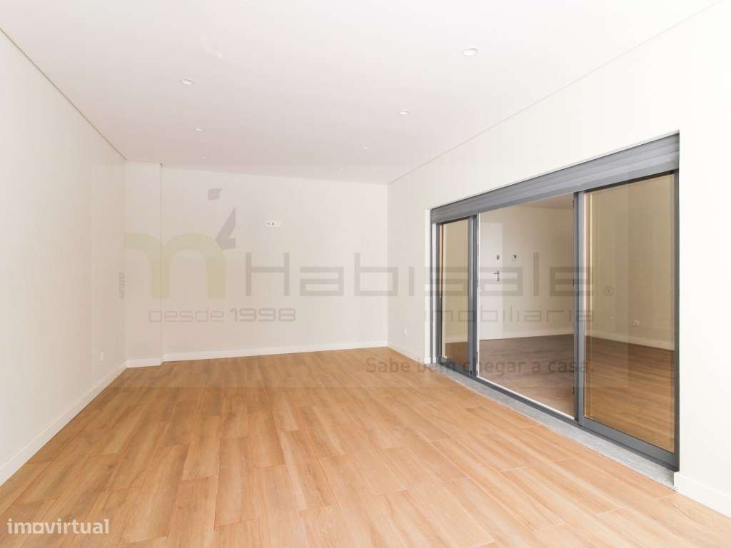 T3 + 1 com terraço, nas Colinas do Cruzeiro!-14