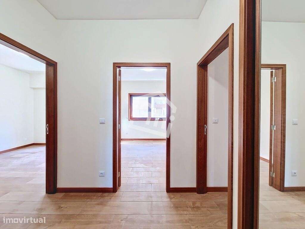 Venda de T3 na Marginal de Matosinhos com Garagem-4