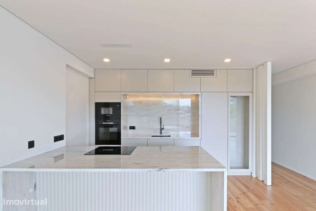 T2 Creixomil - Excelente Construção - Grande imagem: 1/7