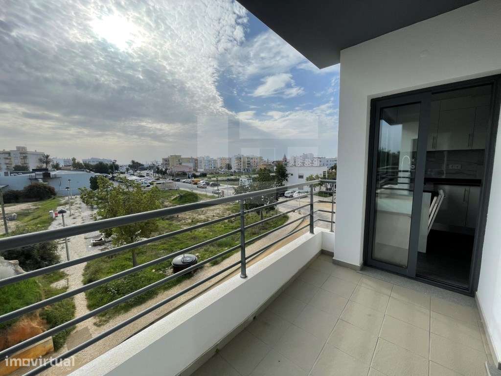 APARTAMENTO T3 COM PISCINA, GARAGEM E ARRECADAÇÃO - OLHÃO - FARO-8