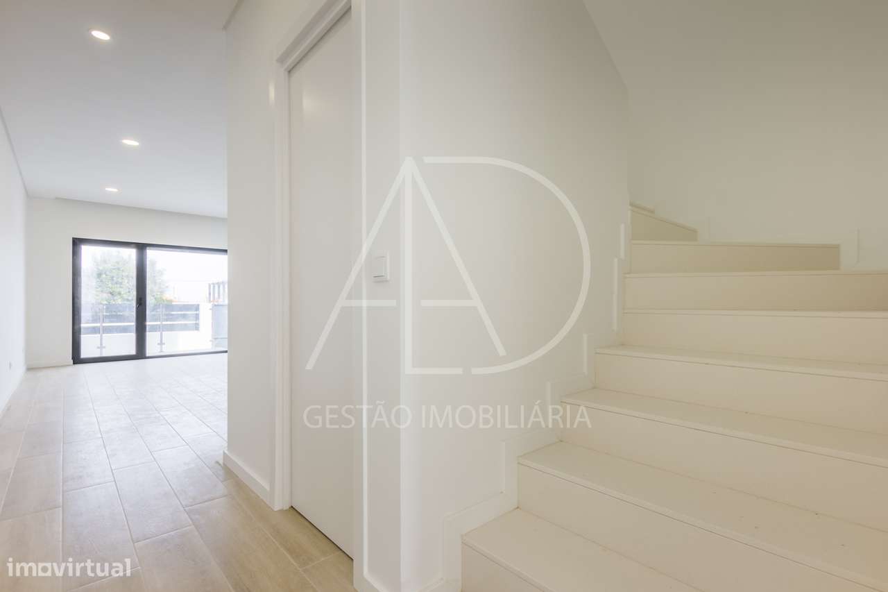 Moradia T3 Premium, Nova,  em Fernão Ferro-8