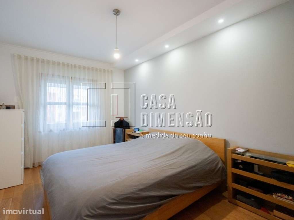 Apartamento de tipologia T2 na Serra de Carnaxide, como NOVO!!-31
