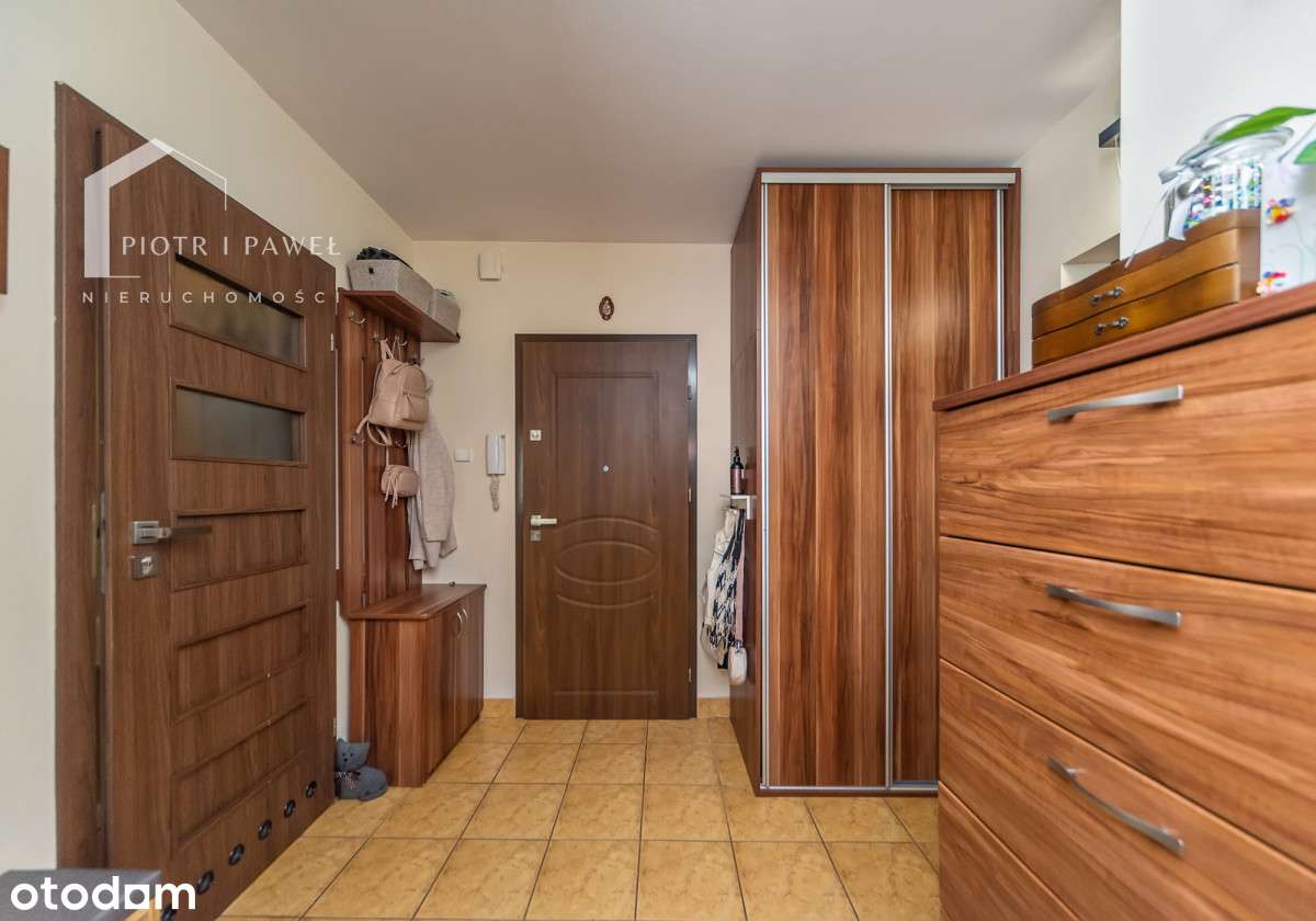 Mieszkanie z klimatem w świetnej lokalizacji!-5