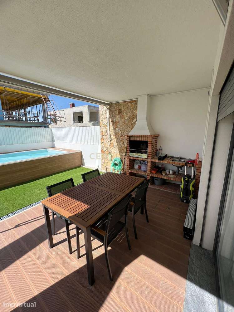 Moradia T3 mobilada com Piscina em Fernão Ferro - Grande imagem: 2/29