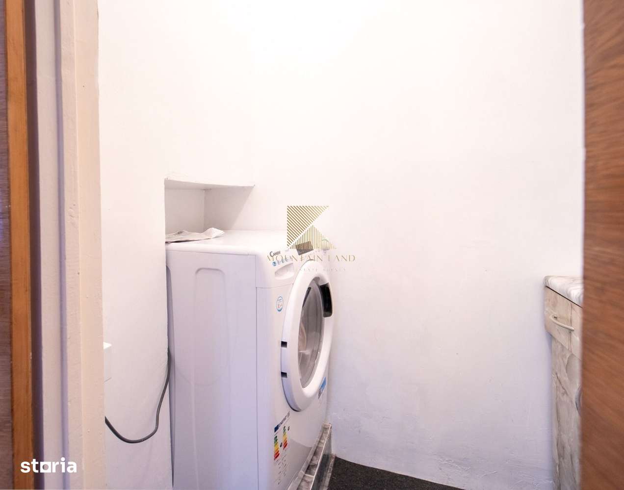 Apartament luminos, 65 mp, cu parcare și boxă Bartolomeu, str. Lânii33-13