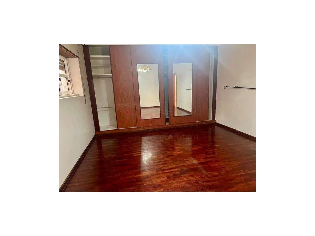 Apartamento T2 na Tapada das Mercês-14
