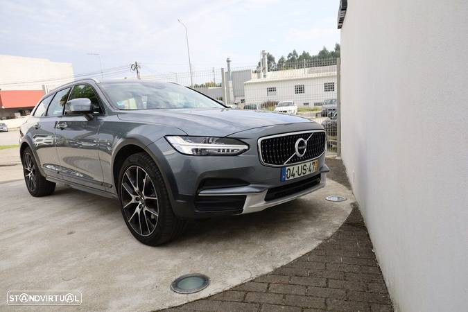 Volvo V90 Cross Country 2.0 D4 AWD Geartronic - 25