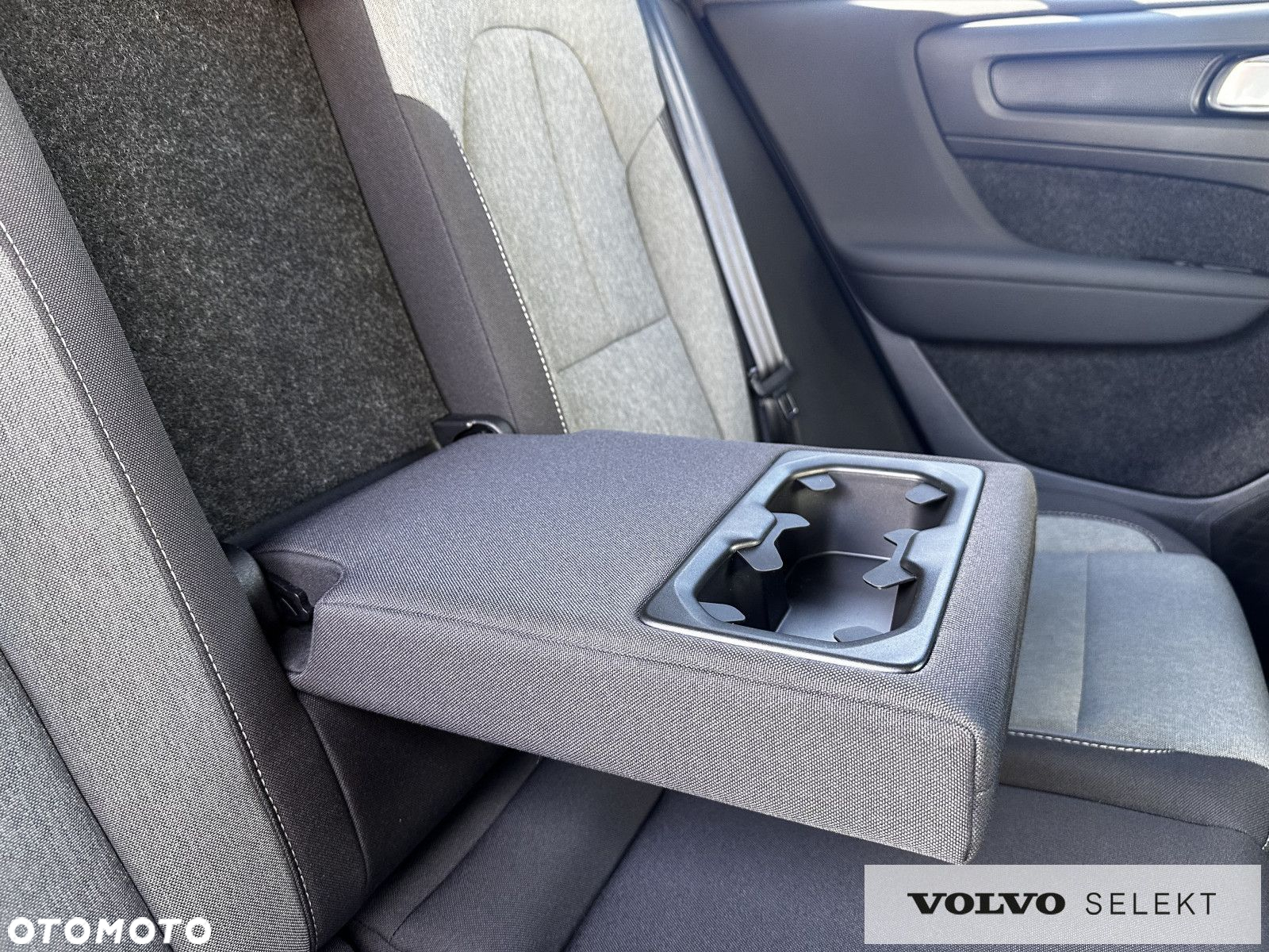 Volvo XC 40 - 25