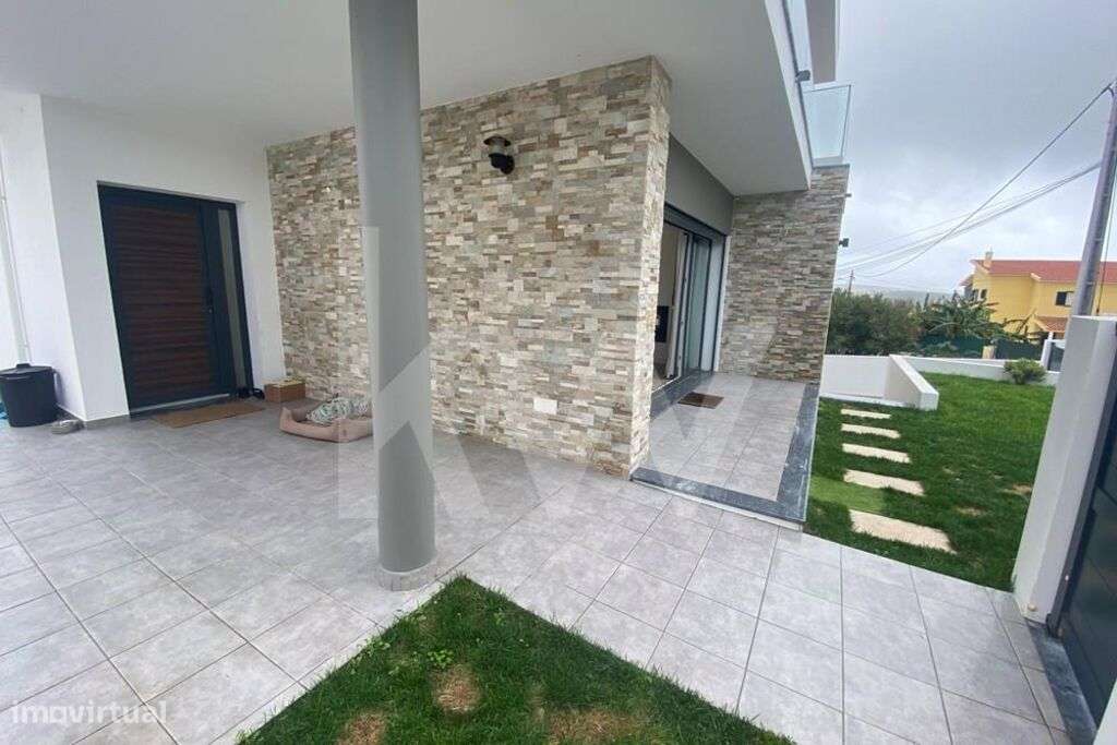 Moradia T3 com jardim e garagem na Ericeira Fonte Boa da Brincosa - Grande imagem: 4/51