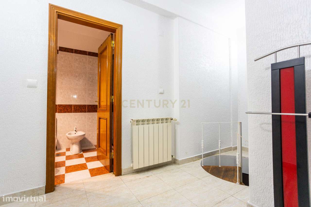 Apartamento T2+1 Duplex com elevador-35