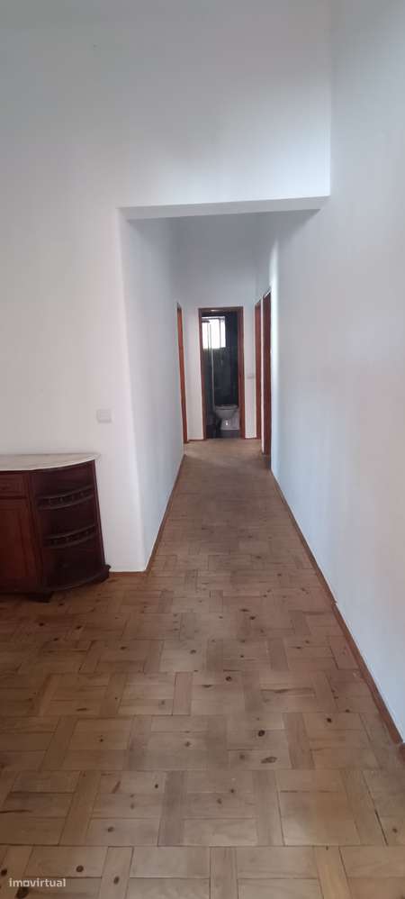 Moradia V5 com logradouro e 10 boxes para cavalos-23