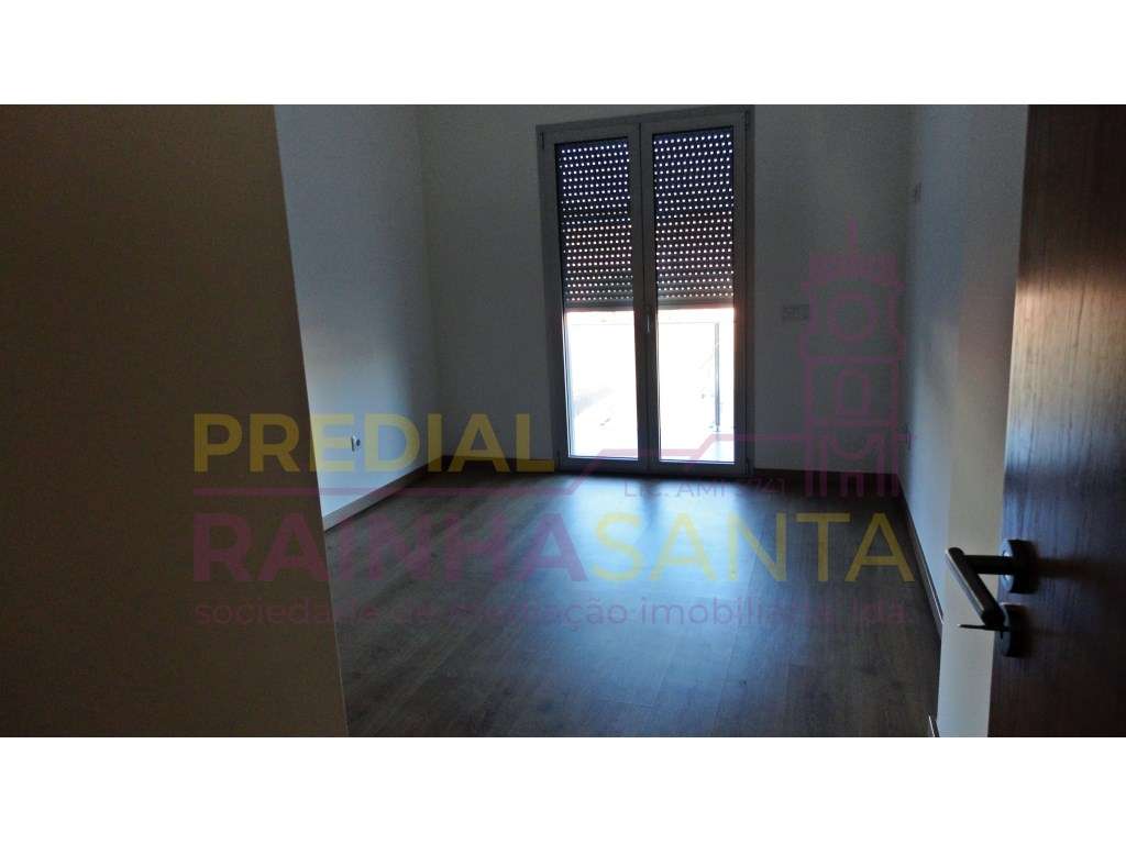 Apartamento T2 c/ garagem dupla - Santa Clara - Grande imagem: 4/13