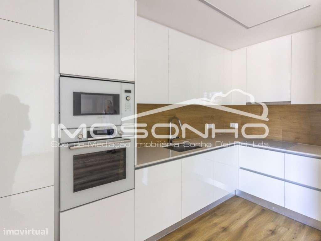 Apartamento T2, com garagem, na linda praia da Nazaré - Grande imagem: 5/11