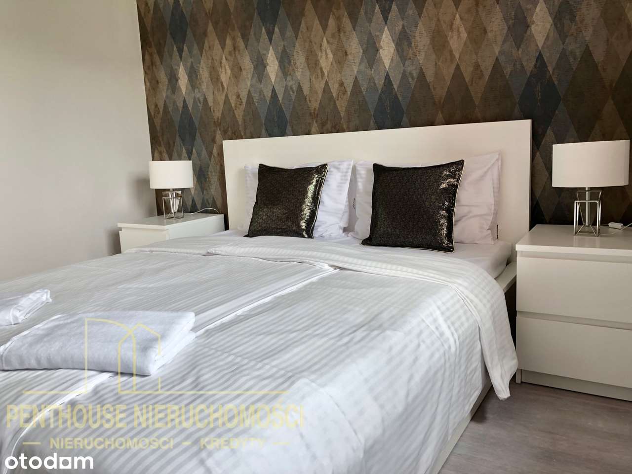 Widokowy Penthouse z tarasem na dachu w centrum-11