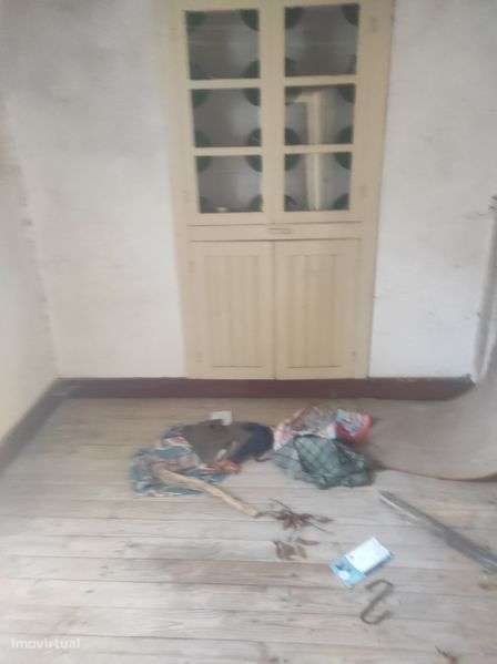 Casa para restaurar em Folgosinho - Grande imagem: 4/6