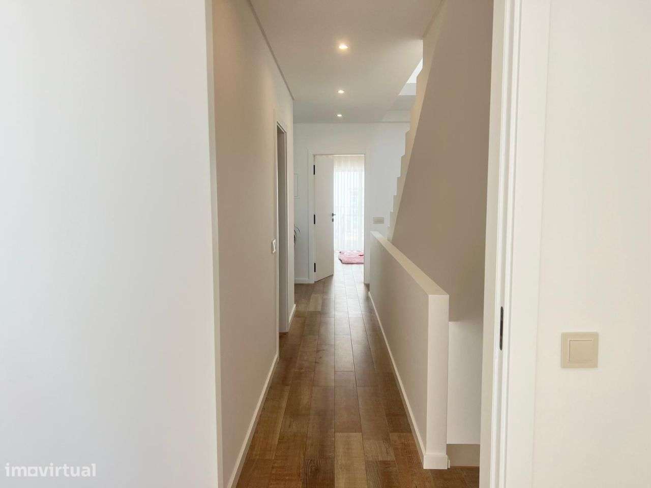 Moradia T4 com garagem baixa de Faro-31