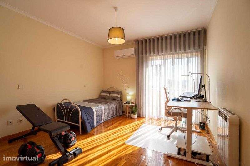 Apartamento T2 com garagem e parque de estacionamento privado - Grande imagem: 5/12