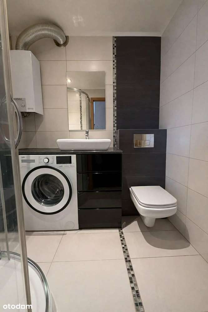 Trzypokojowe mieszkanie z dużym balkonem ŚCISŁE CENTRUM-2