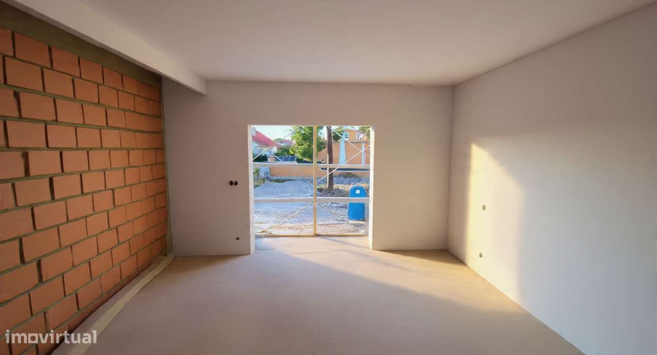 Moradia T3 moderna com vista deslumbrante para a Serra da Arrábida-5