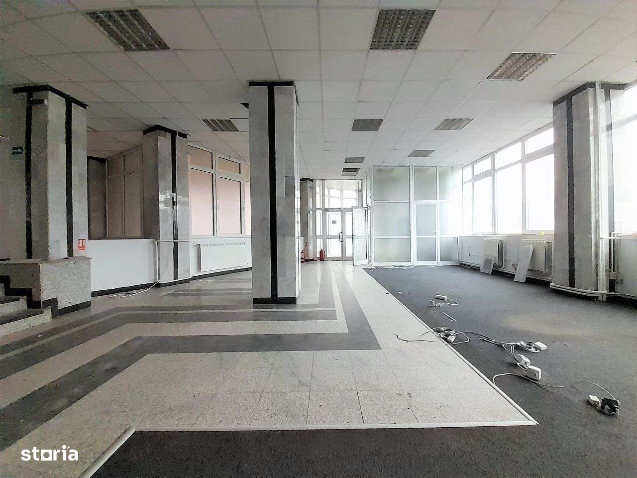 Cladire mixta, Loc. Fieni, zona centrala, D+P+1, comision 0% - Imagine principală: 4/20